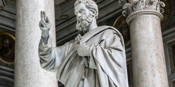 saint paul préchant Statue of Saint Paul in Basilica of Saint Paul Outside the Walls in Rome, Italy.