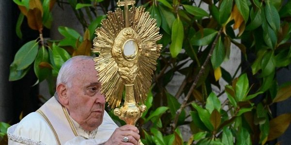 très saint sacrement pape francois